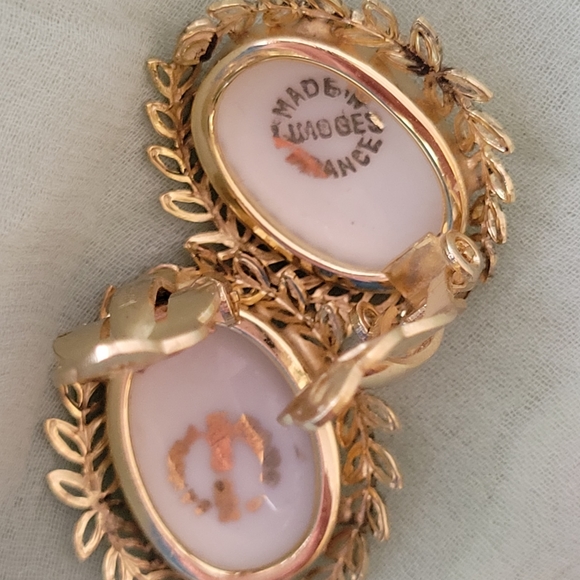 Vintage Whiting & Davis Clip-On Earrings ~ Hand-painted Cameo Limoges, France - Picture 10 of 15